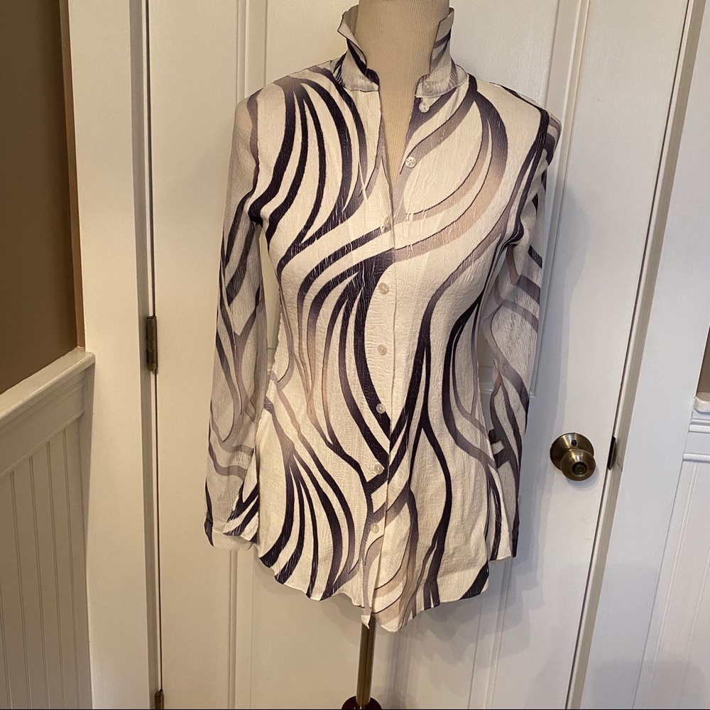 KOMAROV NEW TOP BLOUSE WHITE BLACK PRINT CRINKLE NWT Size S